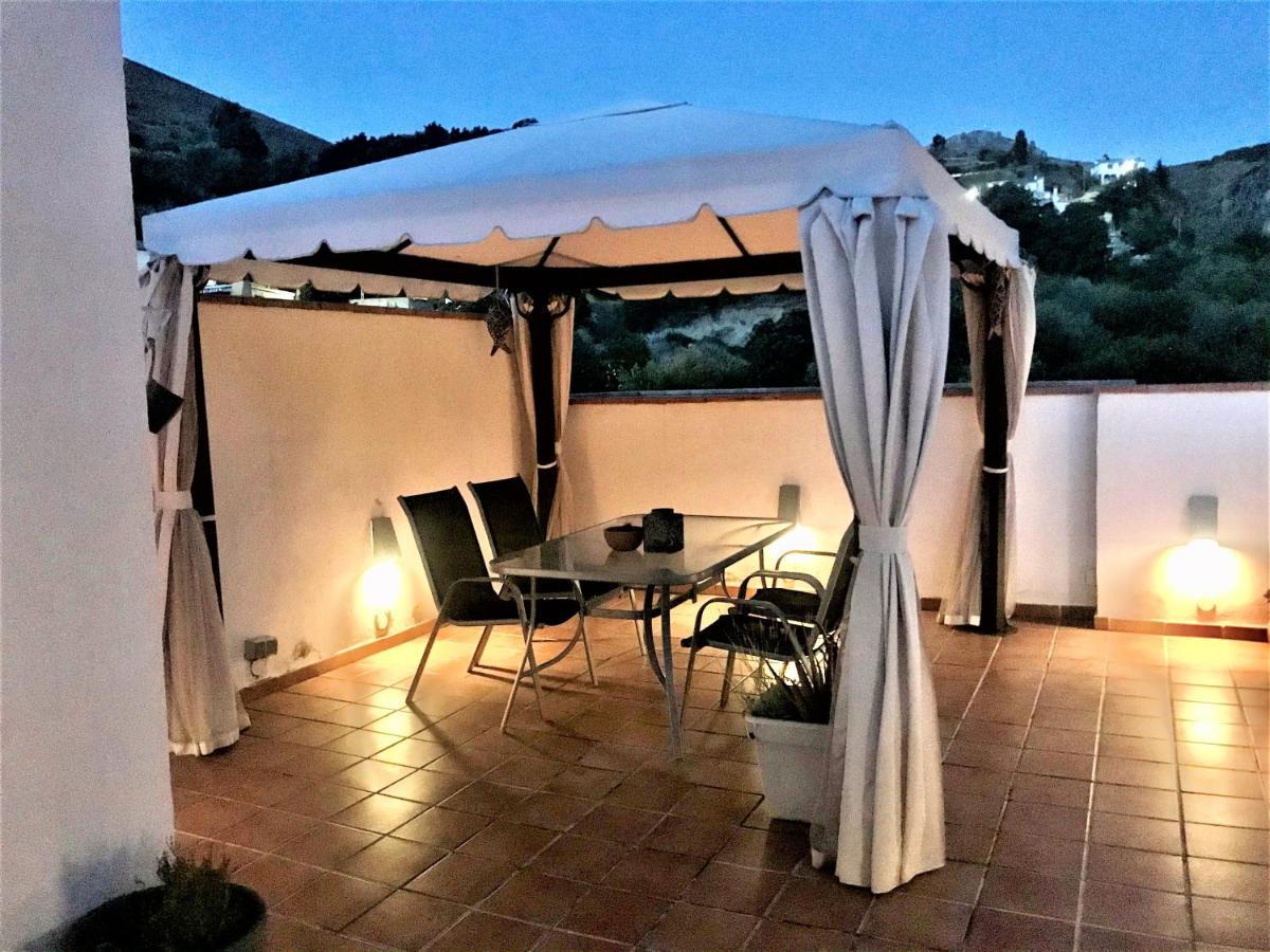 Apartamento Junto Al Rio En Entrada Ruta Cahorros Monachil Exterior photo